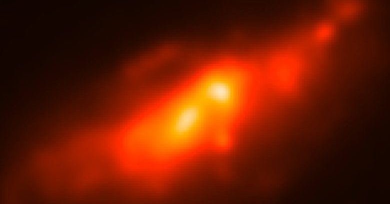 隣接する銀河で見つかった非常にまれな「二重核」 