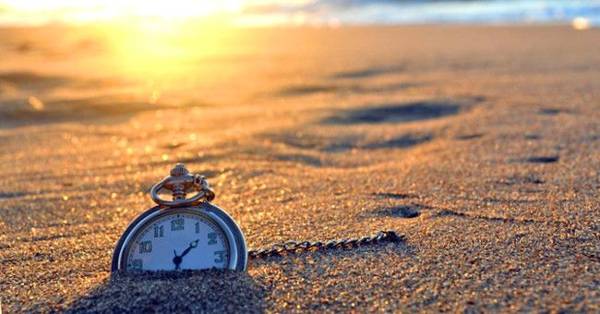 海のそばで時計をなくす 