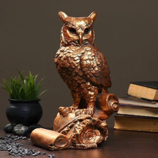 家の中にあるもののフクロウのシンボル 