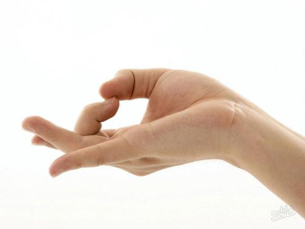 右手または左手の中指がかゆむのはなぜですか？ 