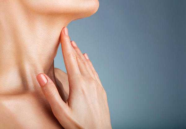 なぜ首がかゆくなりますか？ 