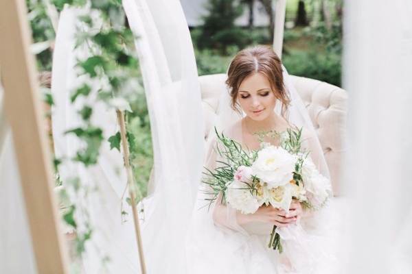 あなた自身の夢の本の結婚式のドレス 