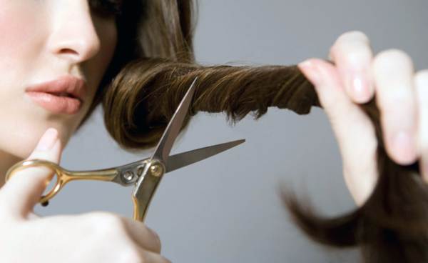 自分で髪を切ることはできますか 