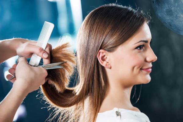 夕方に髪を切ることはできますか 