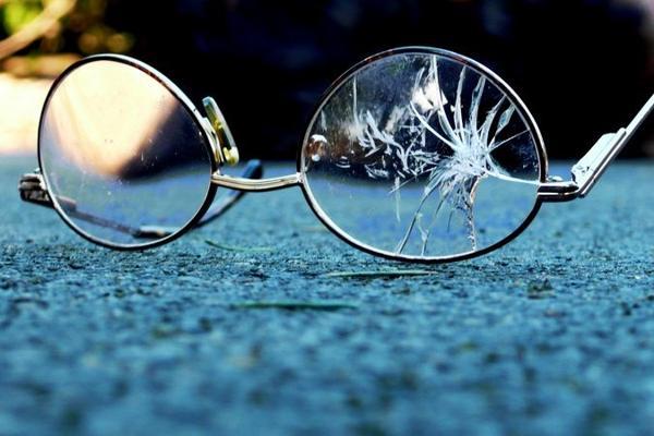 どこでクラッシュしましたか？内部または外部ですか？ 