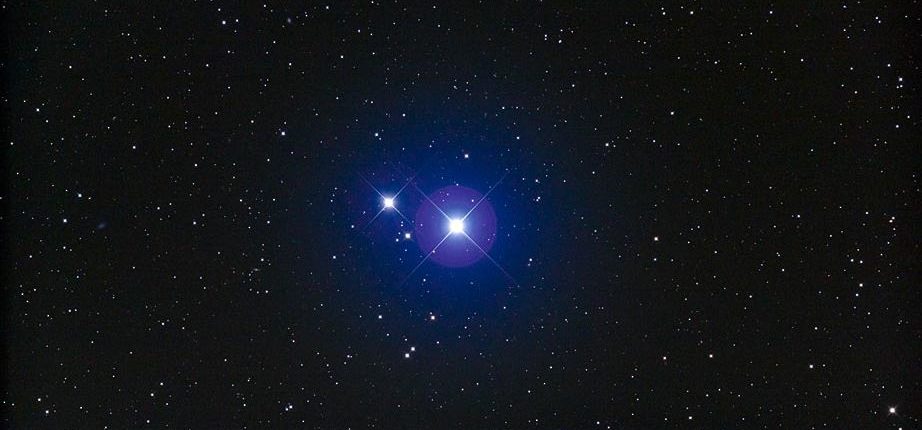 天文学者は新しいバイナリシステムに驚いています 