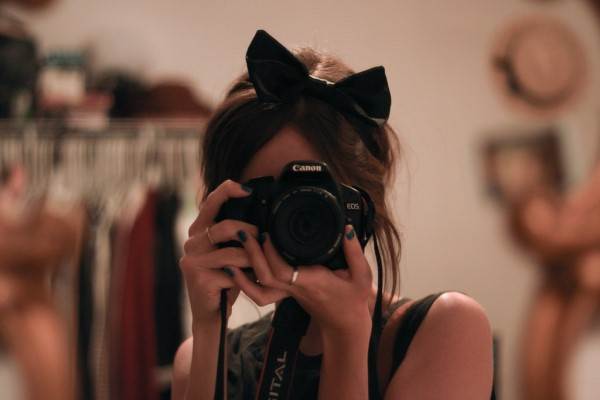 鏡越しに写真が撮れない理由 