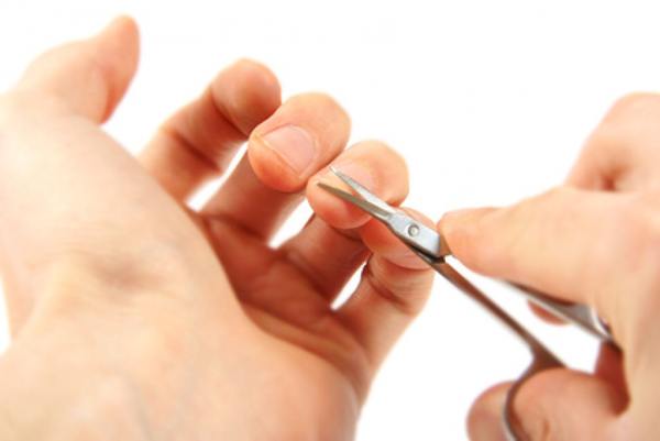 なぜ夜に釘を切ることができないのか 