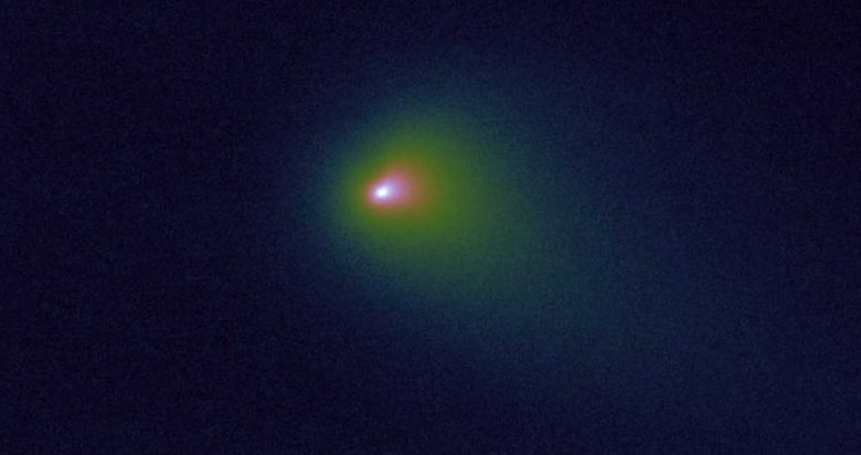 太陽系を飛んでいる星間彗星が崩壊しているようです 