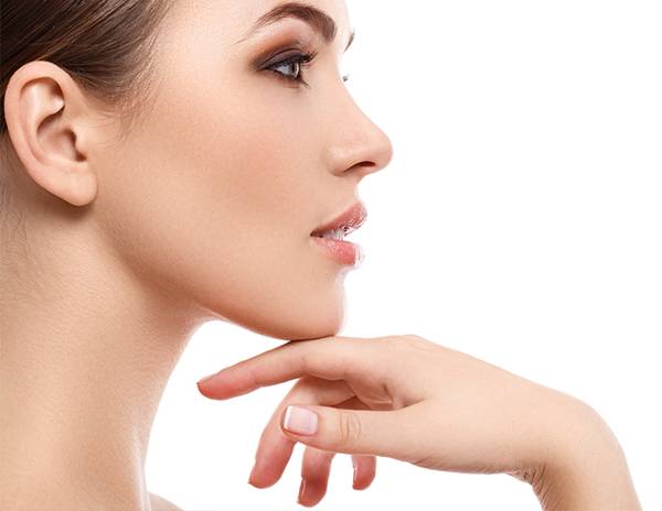 あごのピンプル：前兆は何を伝えますか？ 