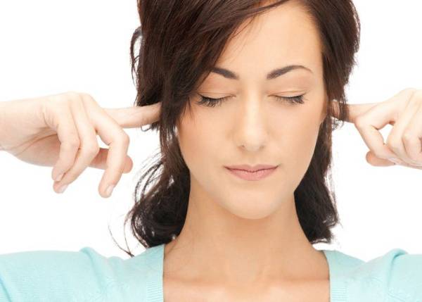 左耳または右耳のリンギングの解釈 