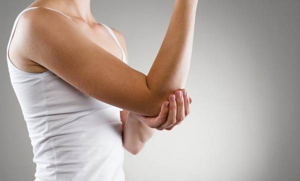 左肘ストライク前兆 