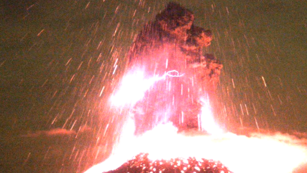 ビデオ：メキシコでの見事な火山噴火 