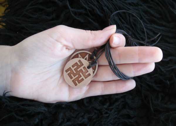 お守りの圧倒的な草 